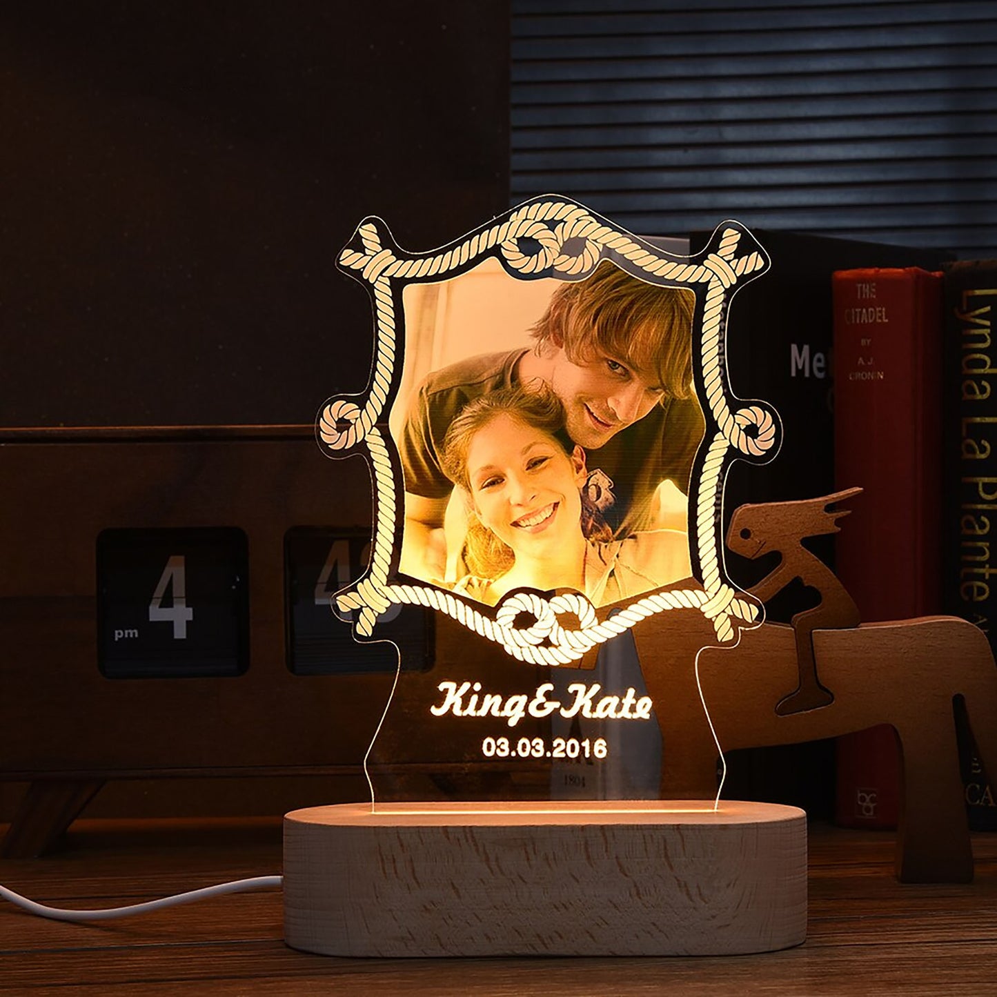 Customized Photo with Text Frame USB Wooden Base With Led Light Decoration